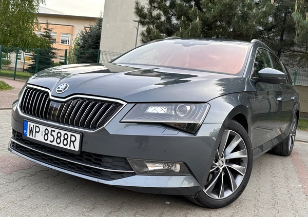 Skoda Superb cena 79900 przebieg: 164000, rok produkcji 2017 z Płock małe 742